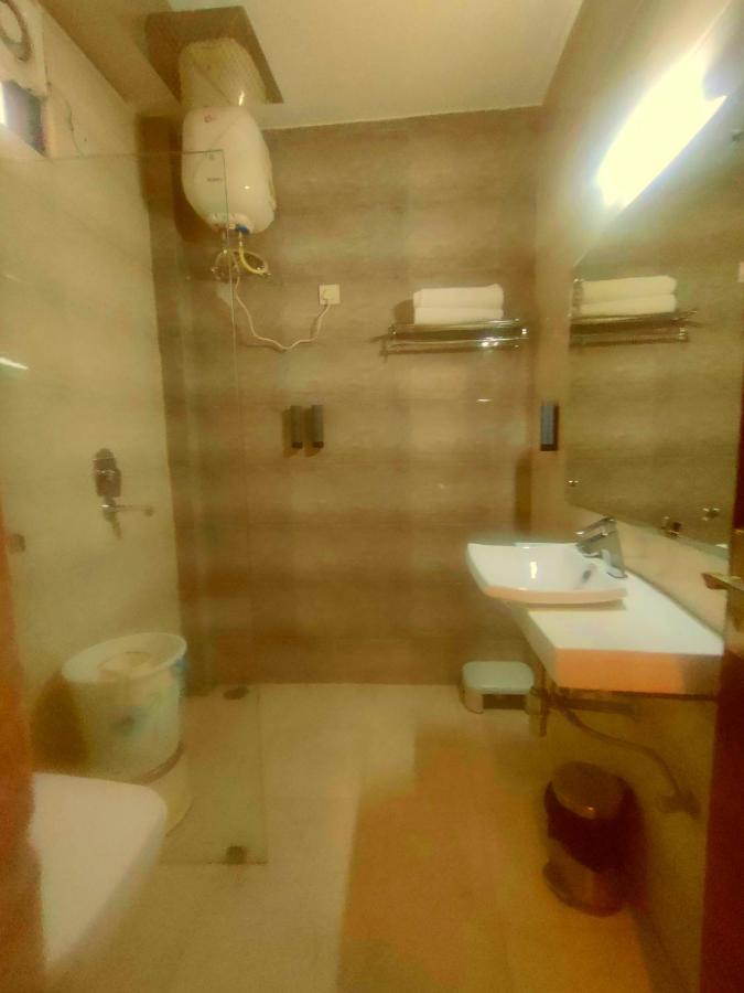 Ezzenza Mahayana Resort & Spa Ришикеш Экстерьер фото